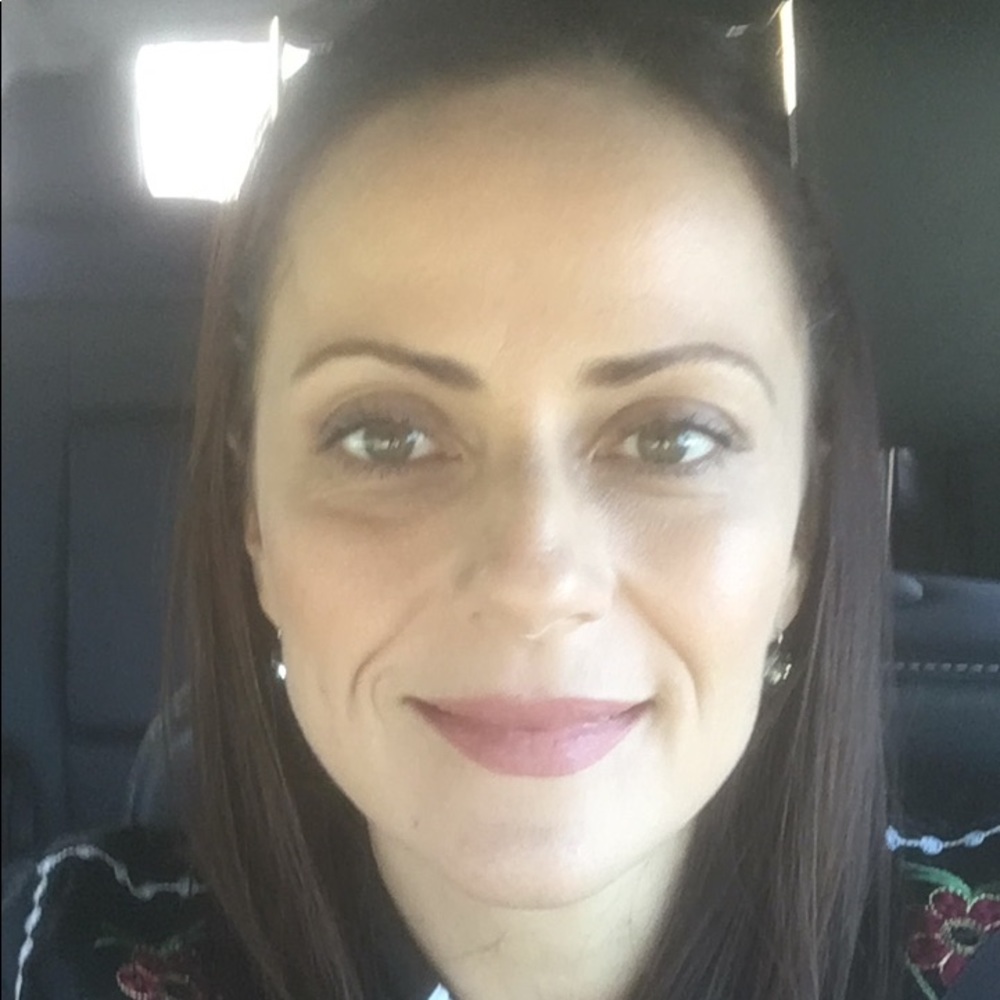 Meet your Posher, Raquel